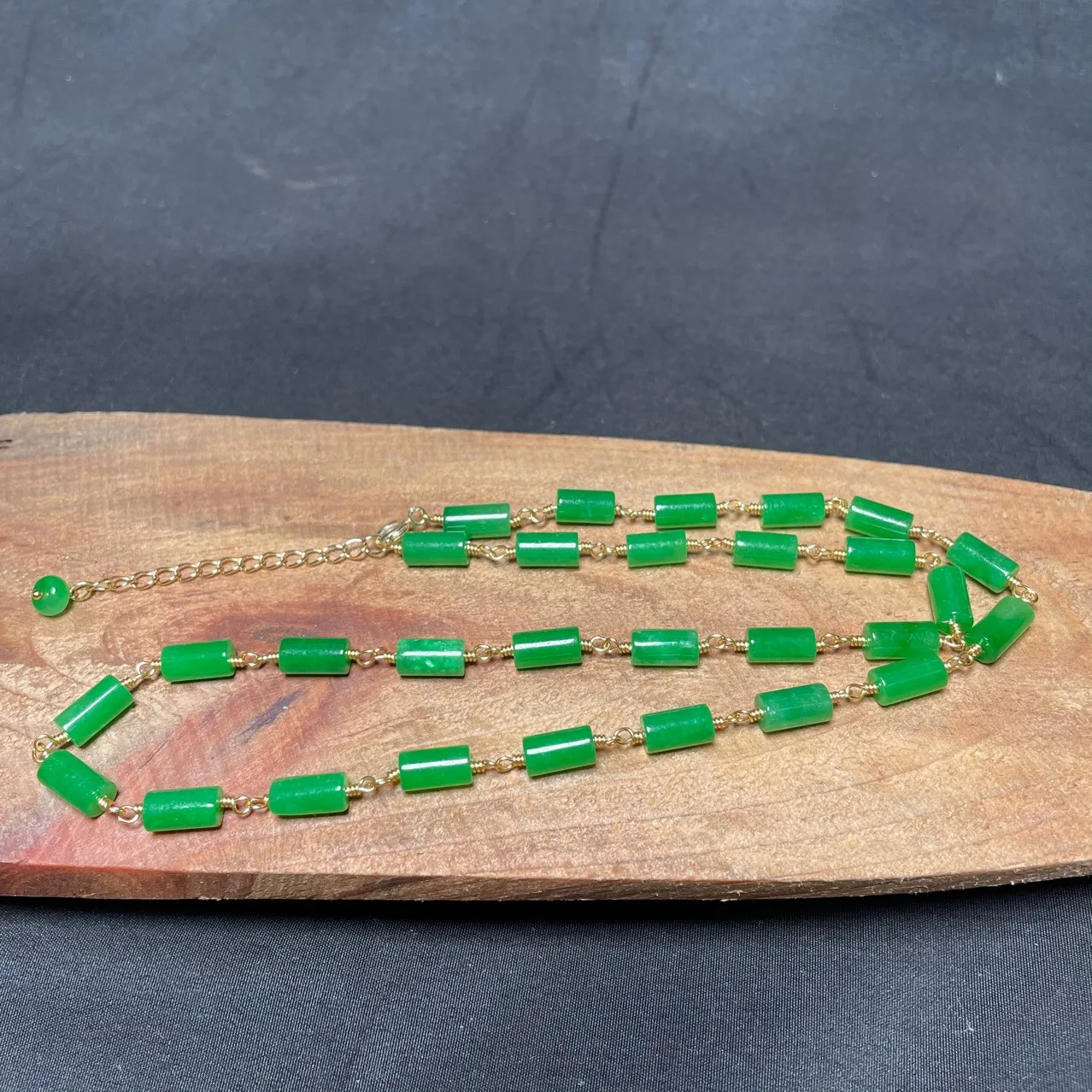 Necklaces - Grüne Jade-Perlen-Halskette, Vintage-Glücksschmuck, Stein, Geschenke für