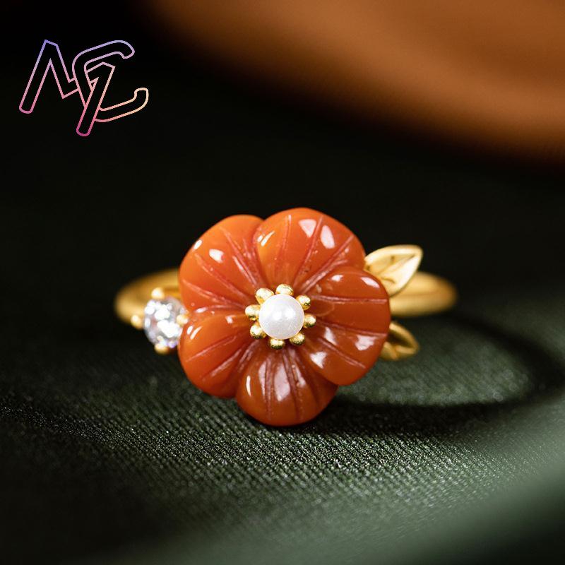 Rote natürliche Jade-Blumenrin – Rings Bewertung und Preis
